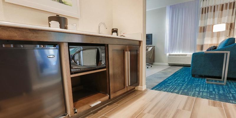 Queen Studio Suite with Two Queen Beds - Non-Smoking image 1