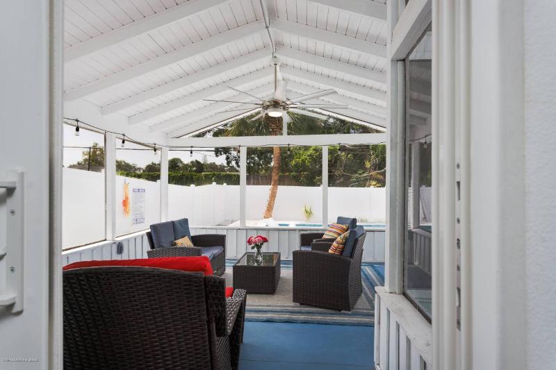 Mova Poolside Escape - image 20