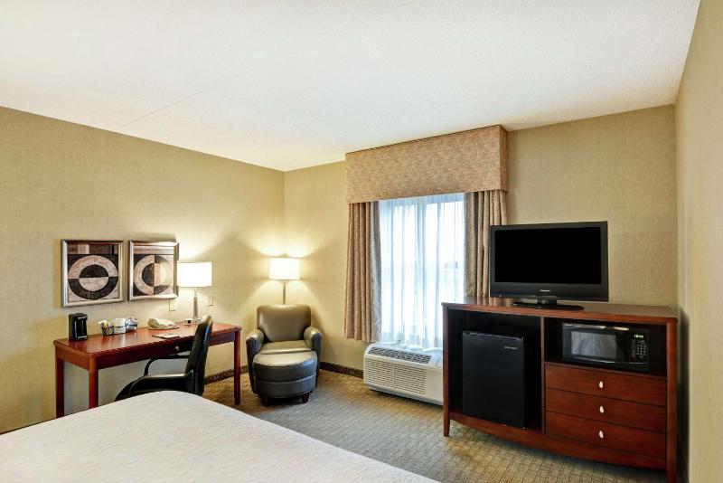 King Room with King Bed - Non-Smoking image 4