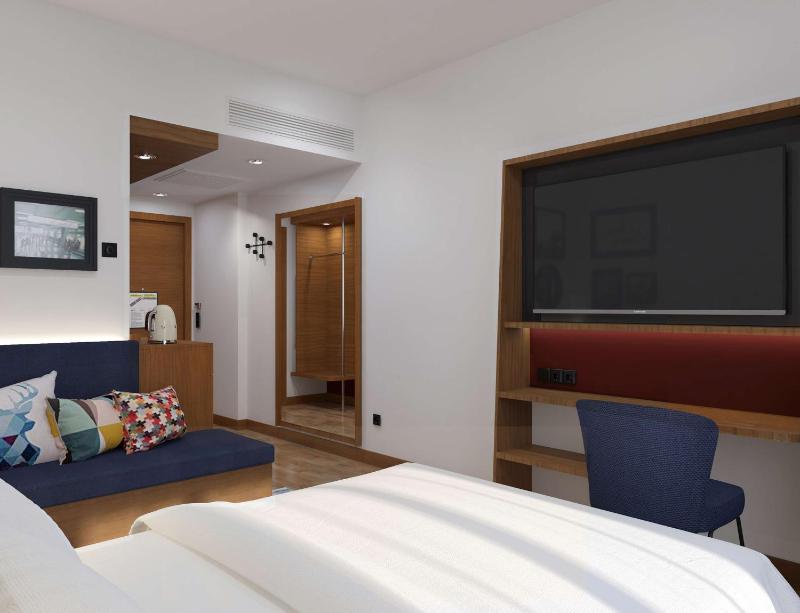 Queen Room with Sofa Bed image 2