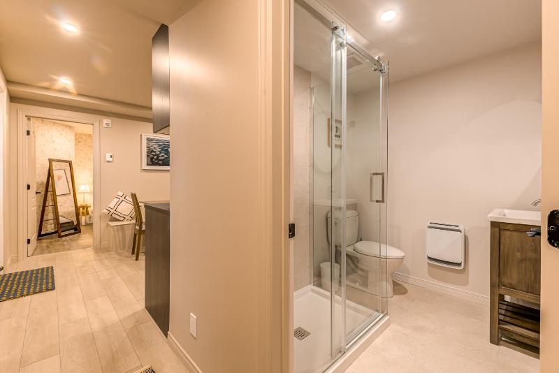 North House - Two bedroom Escape in the Heart of Old Quebec - image 16