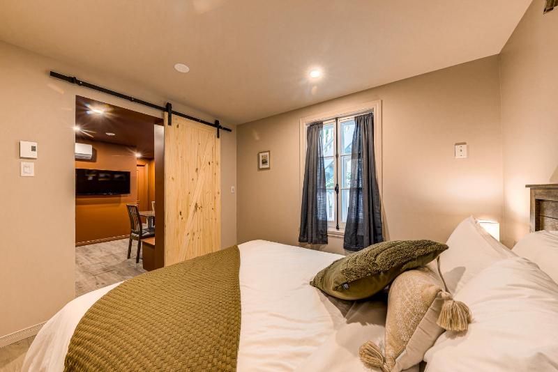 North House - Quebec City 2 Bedroom Treasure - image 2