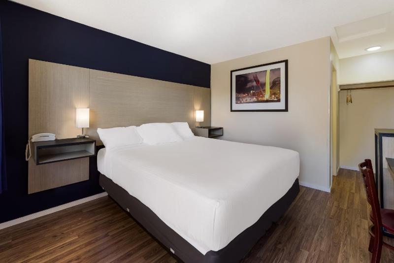 King Room - Non Smoking image 3