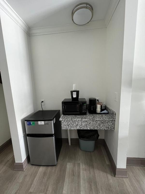 Deluxe Room with Two Double Beds Poolside Smoke Free image 3