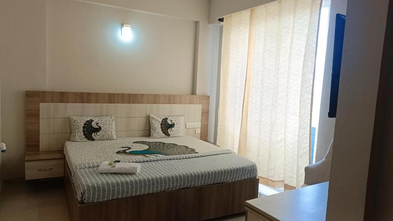 Blue Mans Rooms - Near Prem Mandir & ISKCON - image 24