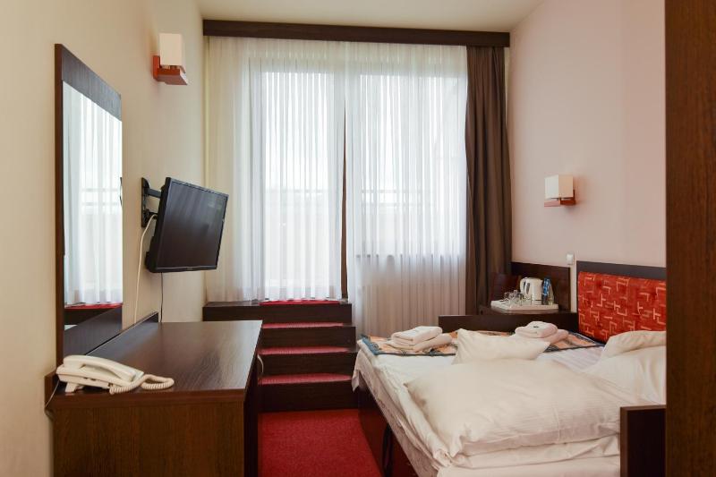 Double room economy view / balcony image 2