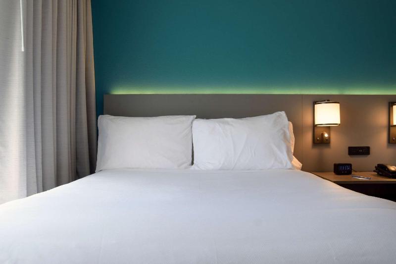 Queen Room with Two Queen Beds - Accessible/Non Smoking image 1