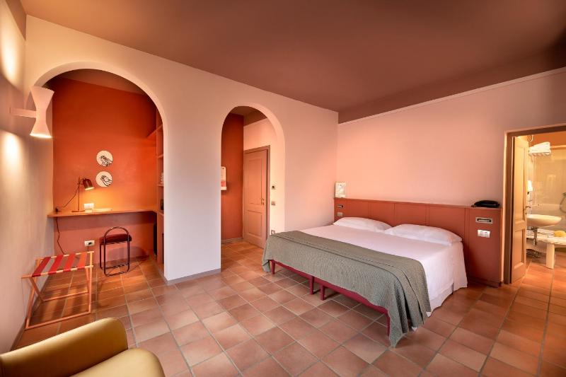 King Room with Balcony image 4