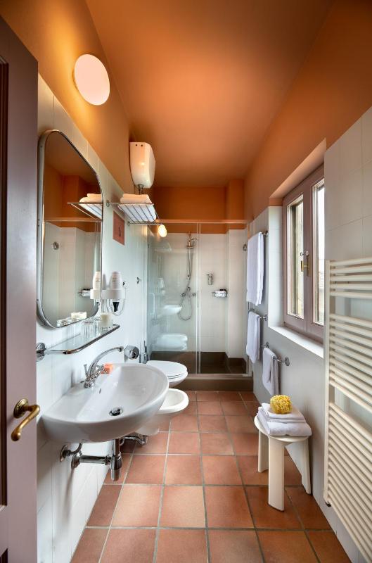 King Room with Balcony image 2