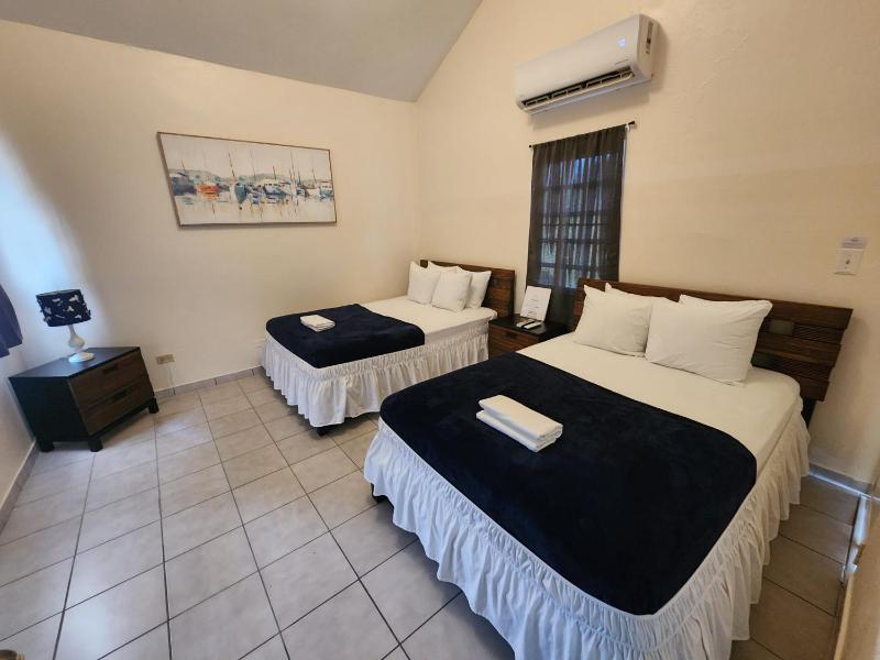 Quadruple Room with Balcony image 3