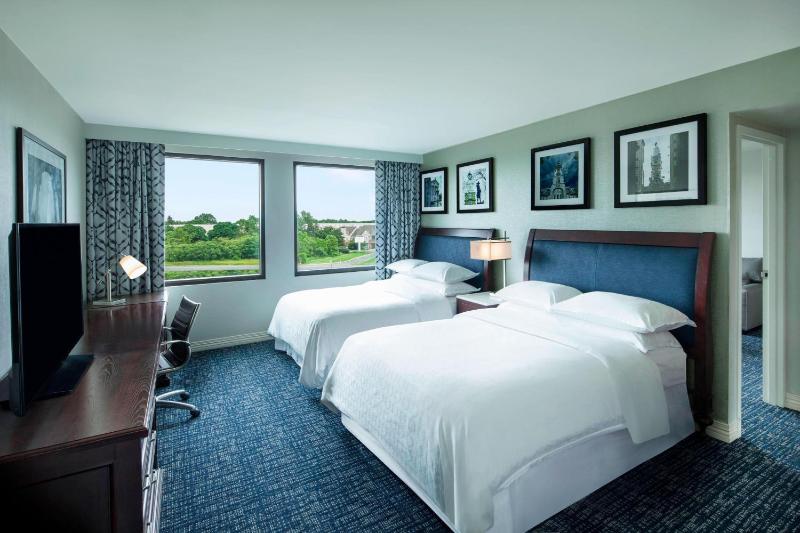 Junior Suite - Accessible  image 1