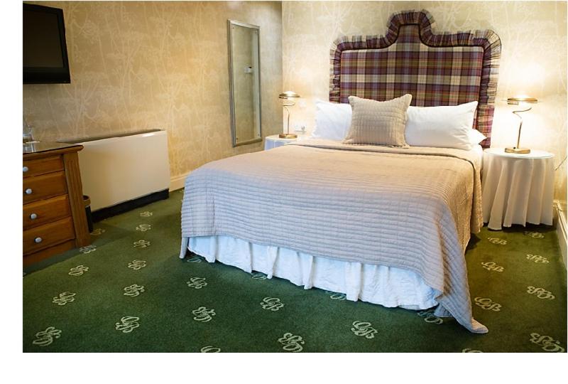 Single Room (Small Double Bed) image 3