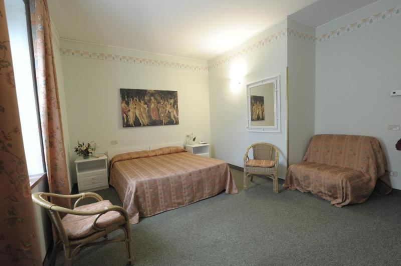 Triple Room image 3