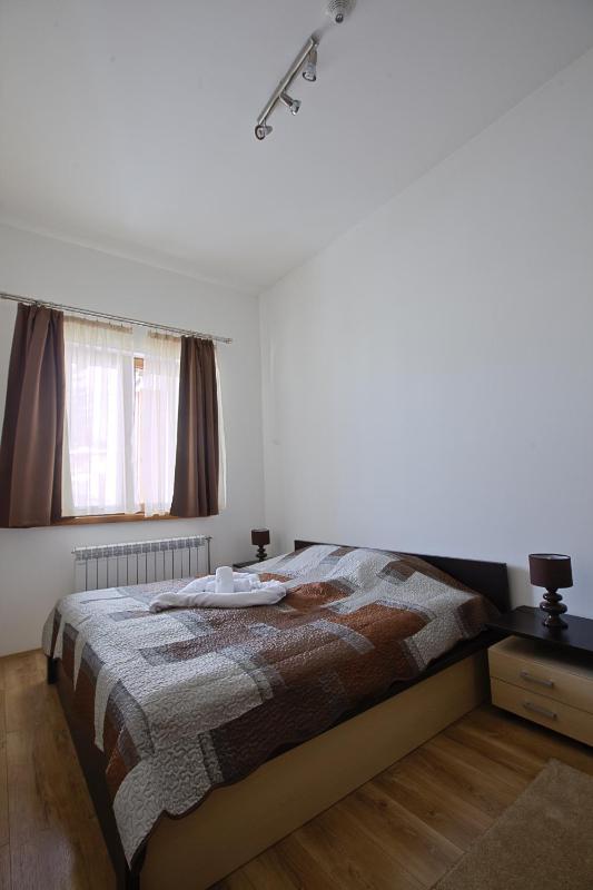One-Bedroom Apartment image 2