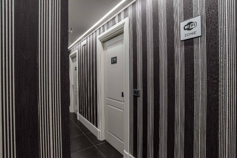 Quadruple Room image 2