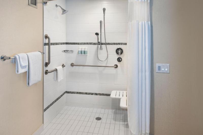 King Room with Sofa Bed and Adapted Tub - Mobility Accessible image 3