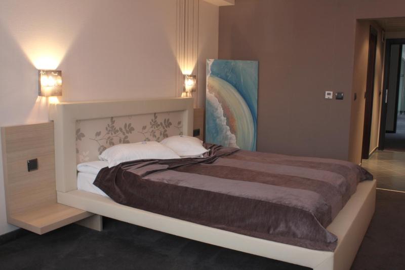Deluxe Double or Twin Room - Free Pool & Gym image 2