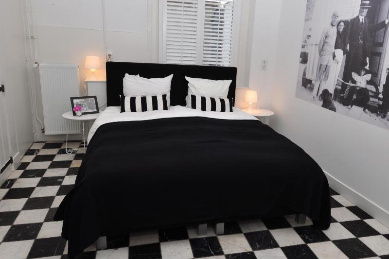 Double Room image 3