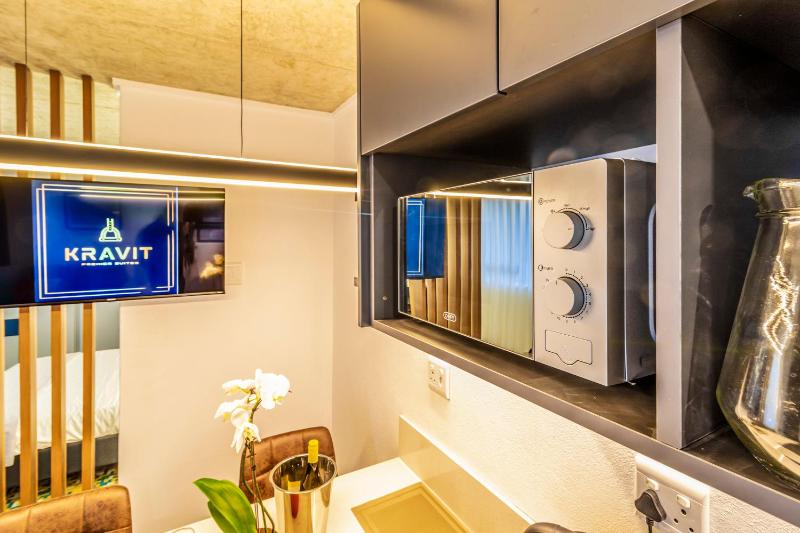 KRAVIT Premier Suites - image 10