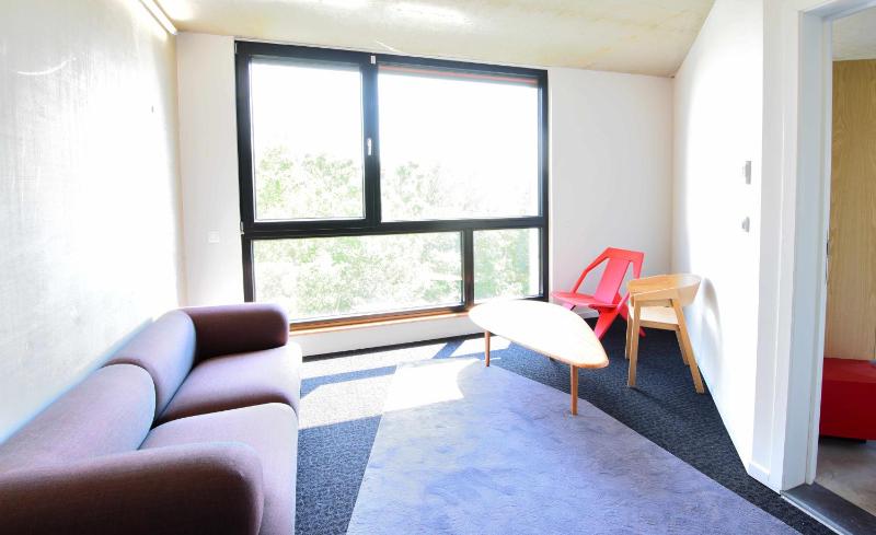 Family Room image 4
