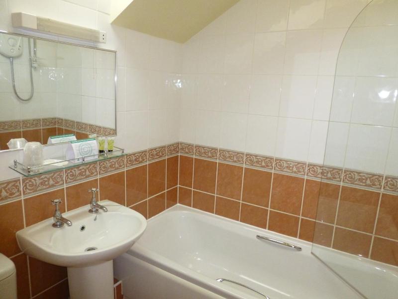 Double Room image 4