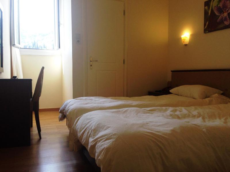 Economy Quadruple Room image 1