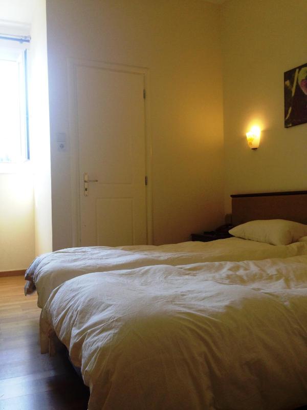 Economy Quadruple Room image 2