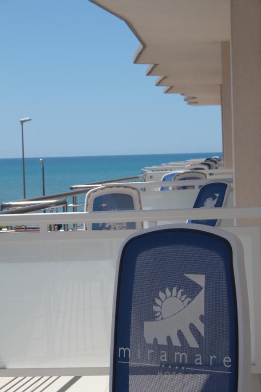 Standard Double Room with Balcony image 4