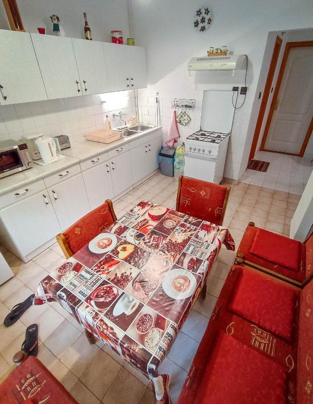 Two-Bedroom House image 4