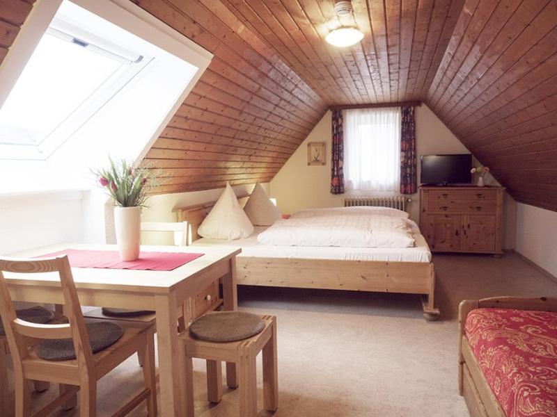 Standard Family Room image 1