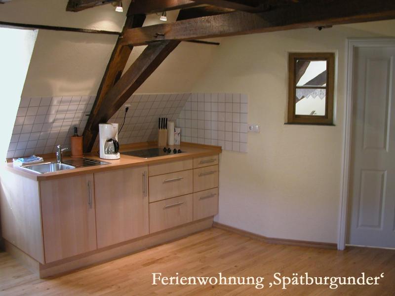 One-Bedroom Apartment - Spätburgunder image 4