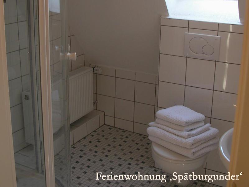 One-Bedroom Apartment - Spätburgunder image 2