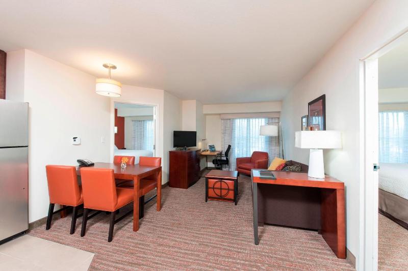 Residence Inn by Marriott Austin-University Area - image 4