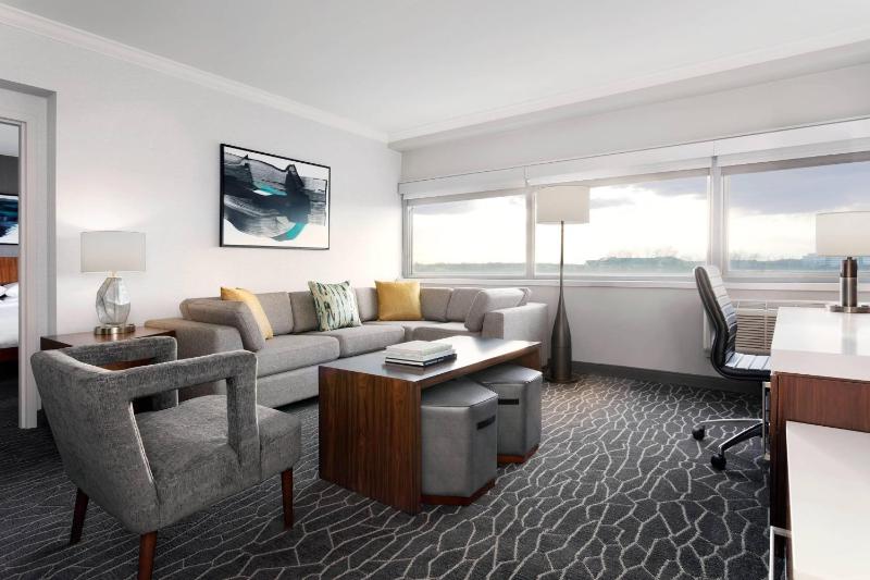 Junior Suite, 1 King, Sofa bed  image 3