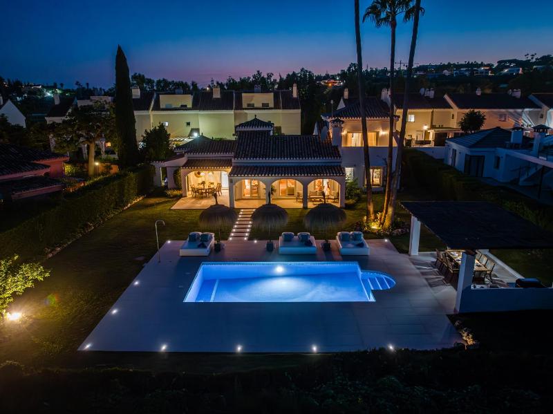 VACATION MARBELLA I Villa Sirio Golf-Front Villa Private Heated Pool BBQ Privacy World-Class Dining 10 min from Puerto Banus - image 12