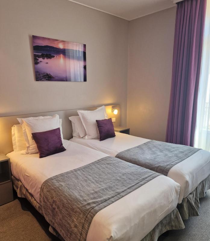 Superior Double or Twin Room - Patio View image 4