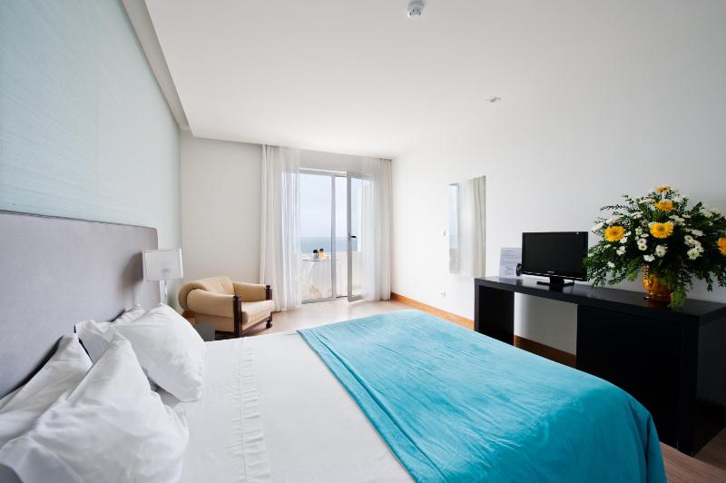 Double Room with Sea View image 1