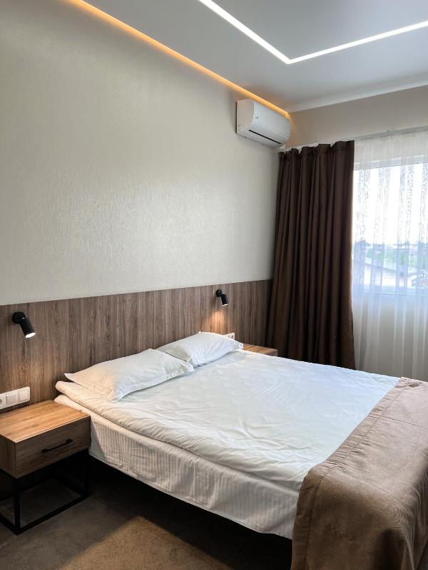 Standard Double Room image 2