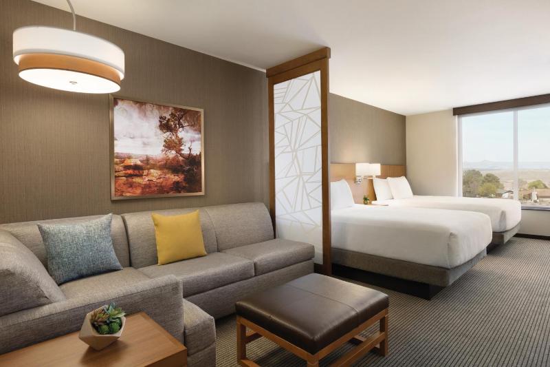 Queen Room with Sofa Bed image 2