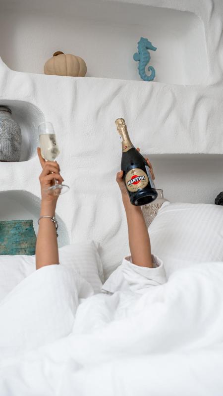 Queen Room with Pool View image 1