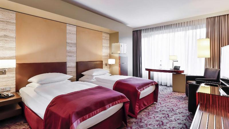 Standard Twin Room image 1