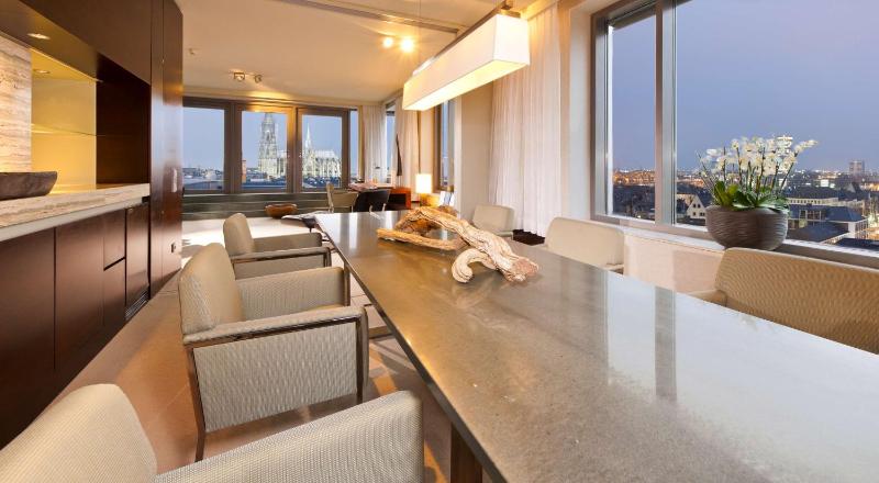 Presidential Suite image 1