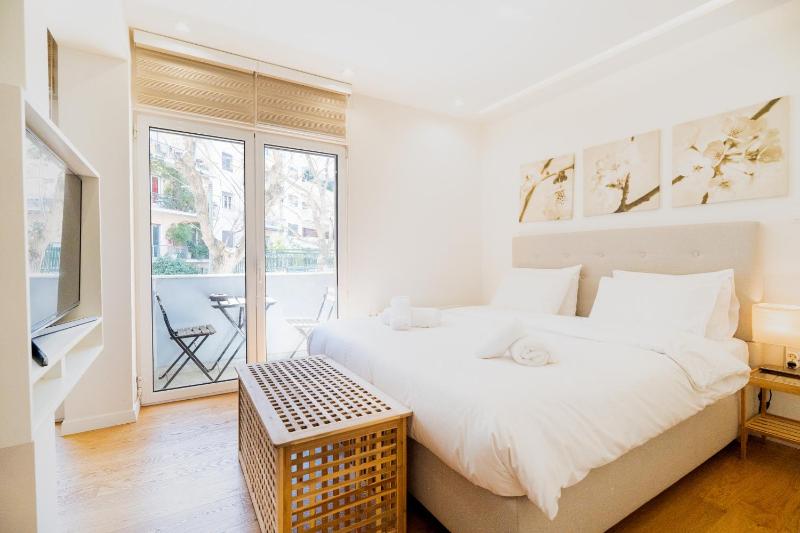 Deluxe Studio image 4