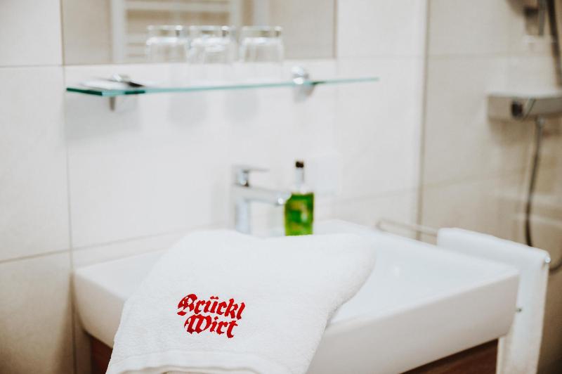 Deluxe Room image 3