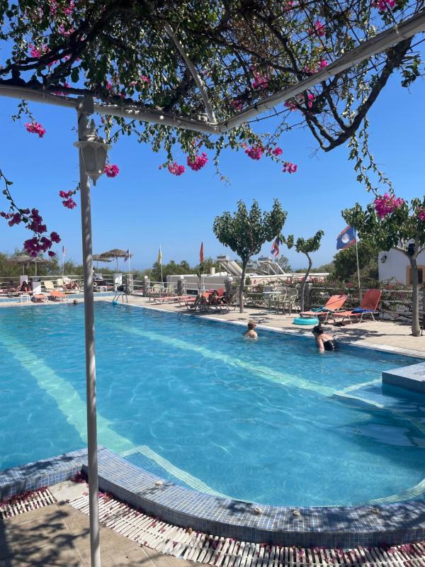 Economy Triple Room image 1