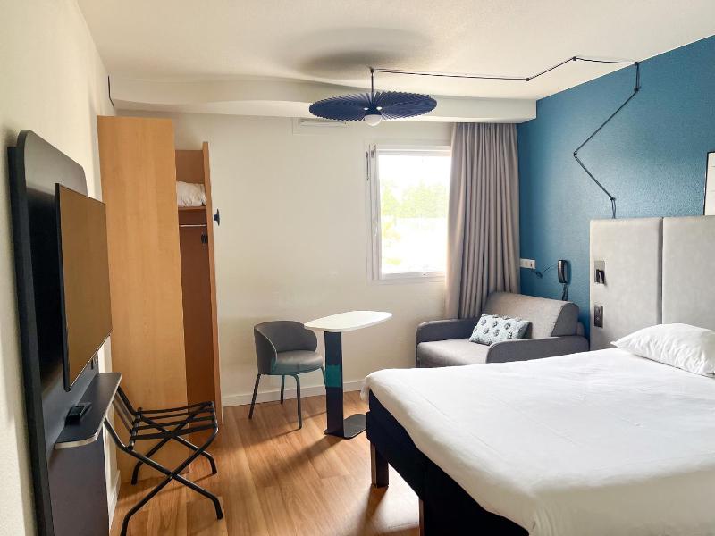 Standard Triple Room image 4