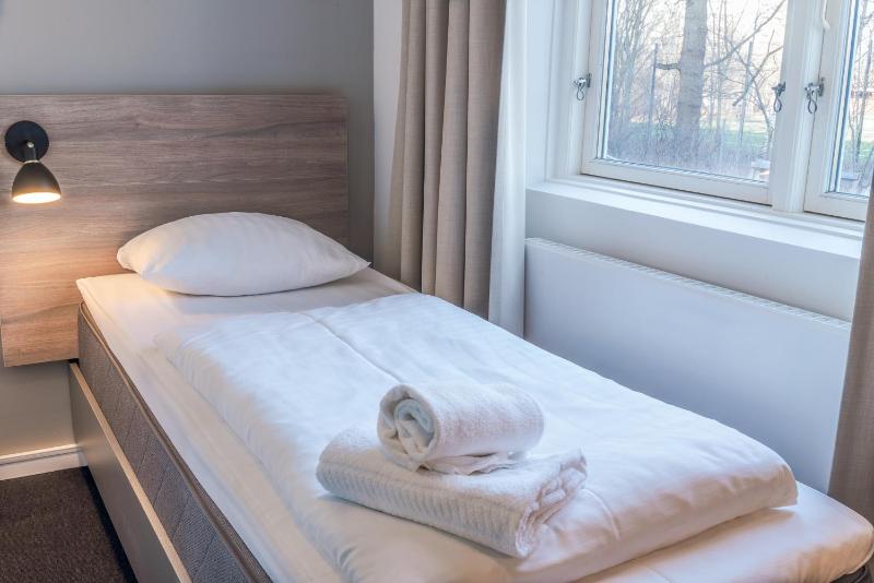 Single Room image 3
