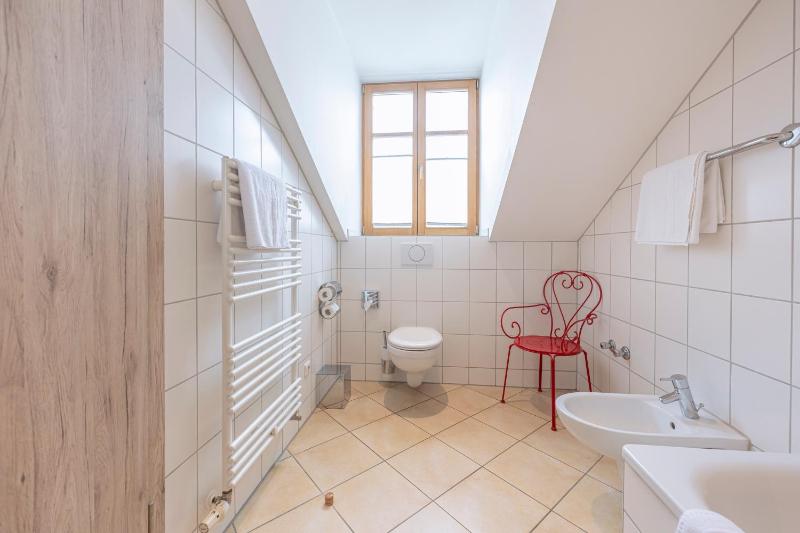 Standard Quadruple Room image 2