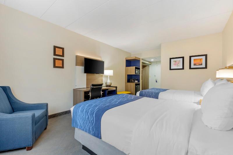 Double Room with Two Double Beds - Accessible/Non-Smoking image 1