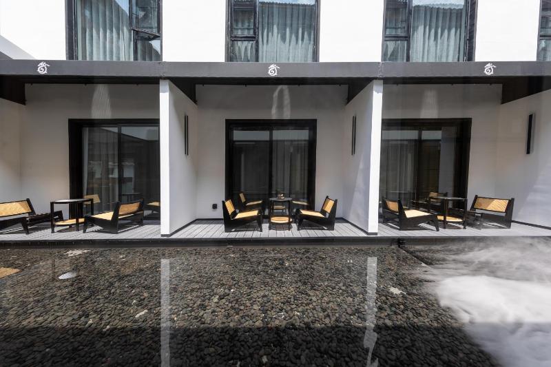 Gongxili - Xige Hotel - image 9